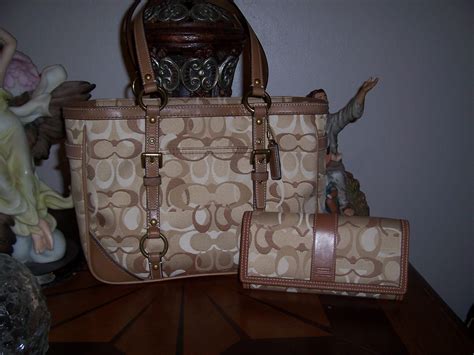 discounted coach purses real